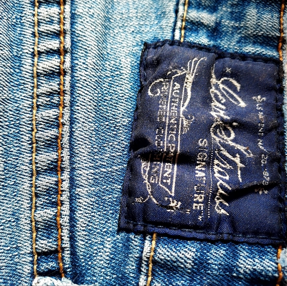 Hand painted vintage Levi Strauss Jean shorts - Picture 4 of 8